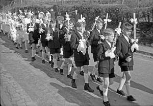 1953_letzte erstkommunion in der notkirche_n_31